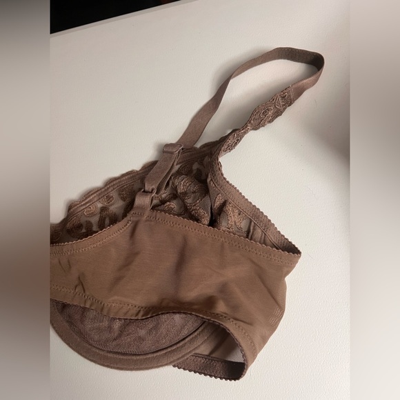 Wacoal 40D like new bra brown pewter color with soft cup silky floral design - Picture 3 of 7